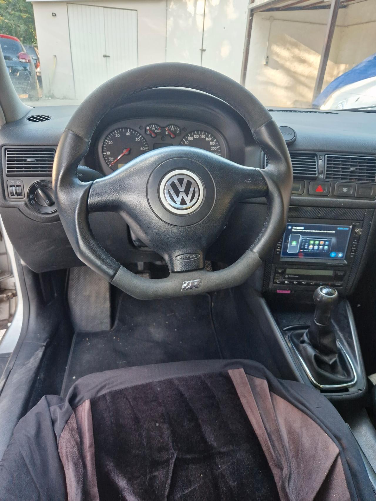 Volkswagen Golf 1.6 Benz 101 CV 5 porte - 2000