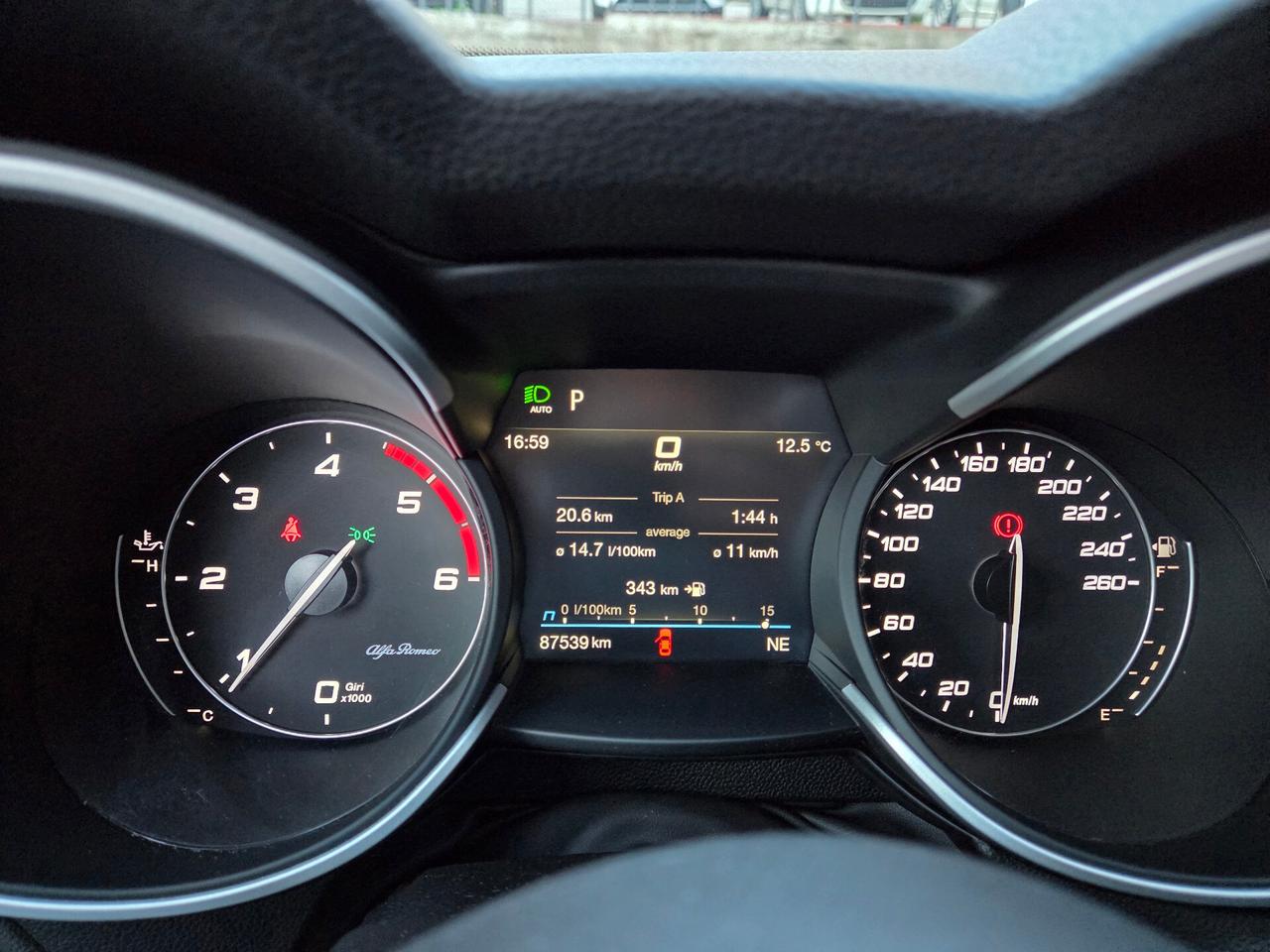 Alfa Romeo Stelvio 2.2 Turbodiesel 160 CV AT8 RWD Business