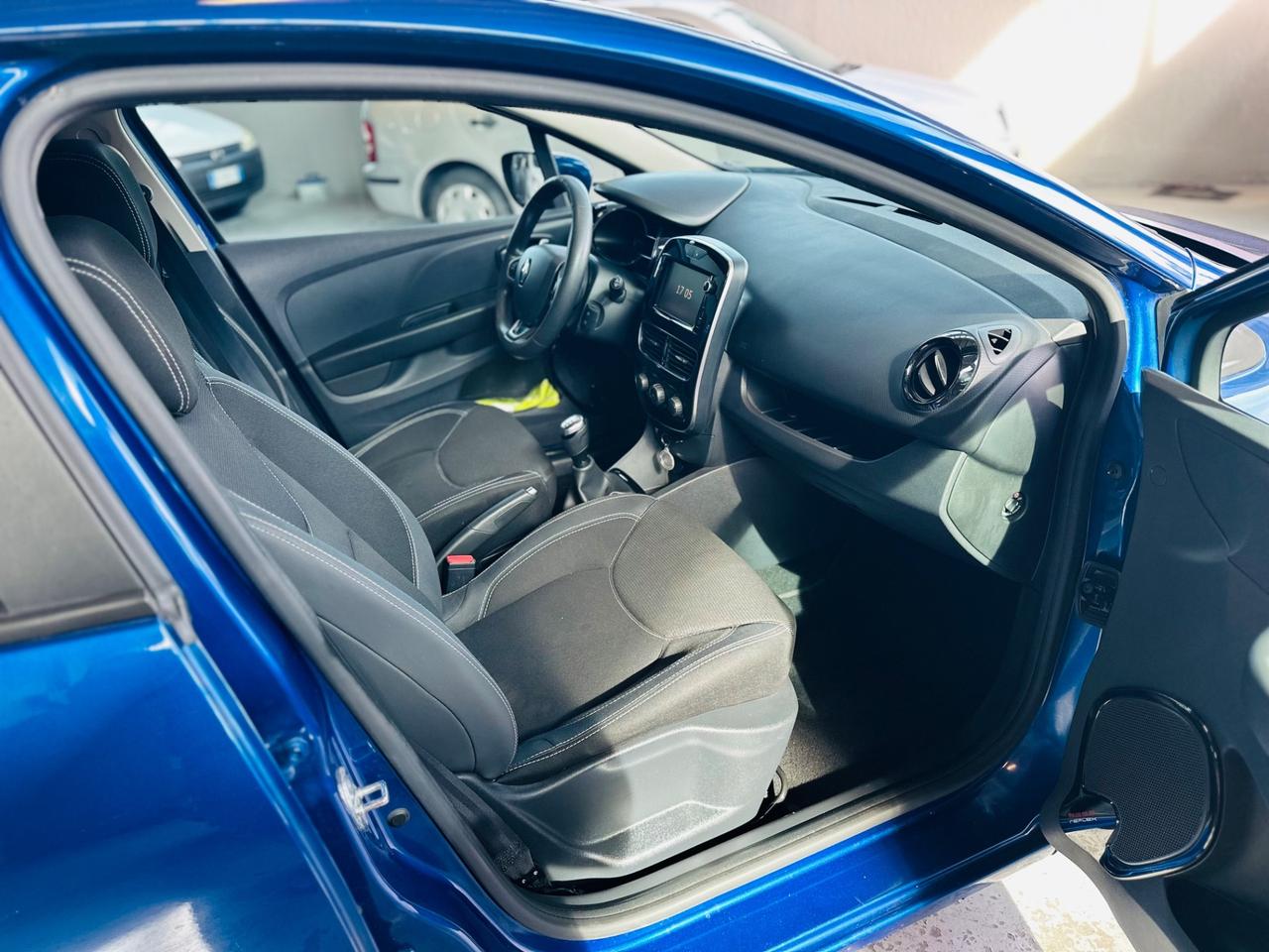 Renault Clio dCi 8V 75 CV 5 porte Moschino Life