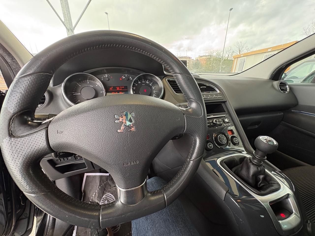 Peugeot 5008 1.6 HDi 110CV Féline