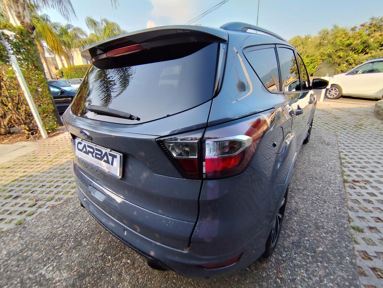 Ford Kuga 2.0 tdci Stealth s&s 2wd 120cv powershift
