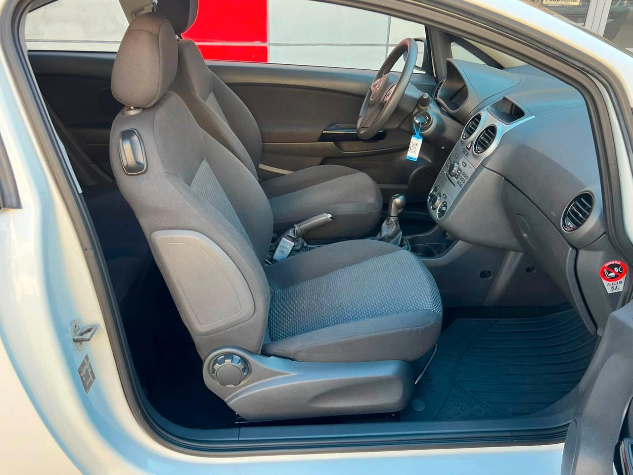 Opel Corsa 1.2 3 porte Selection