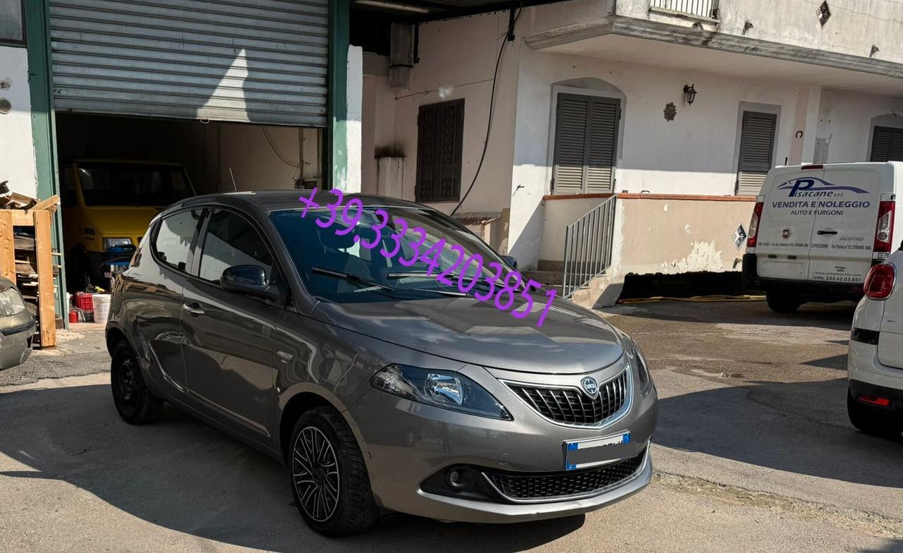 Lancia Ypsilon 1.0 FireFly 5 porte S&S Hybrid Alberta Ferretti