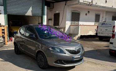 Lancia Ypsilon 1.0 FireFly 5 porte S&S Hybrid Alberta Ferretti