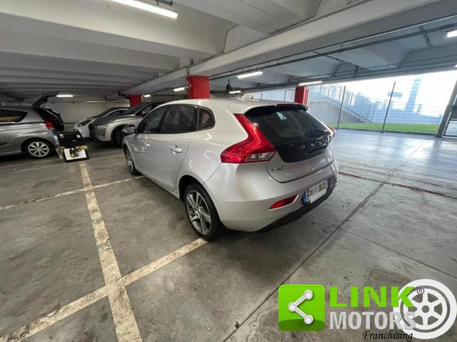 VOLVO V40 D2 Momentum