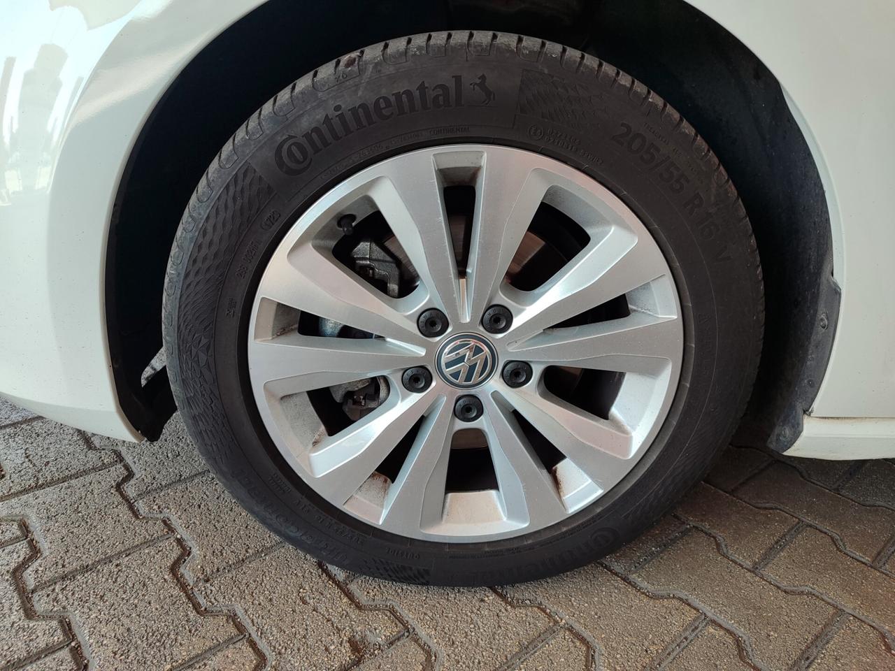 Volkswagen Golf 1.6 DSG ANNO 2016 OK NEOP