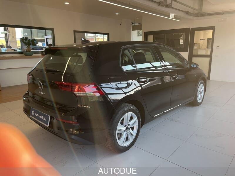 Volkswagen Golf VIII 2020 2.0 tdi Life 115cv dsg