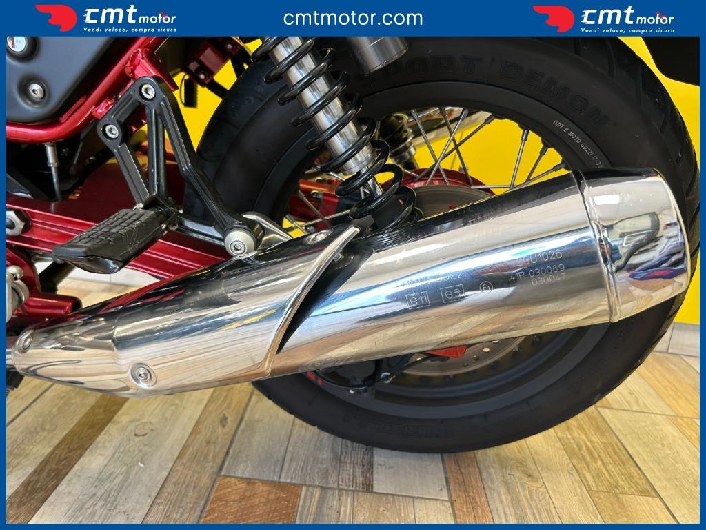 Moto Guzzi V7 - 2015