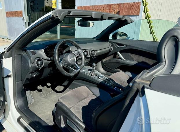AUDI TT Roadster 2.0 TDI ultra Design