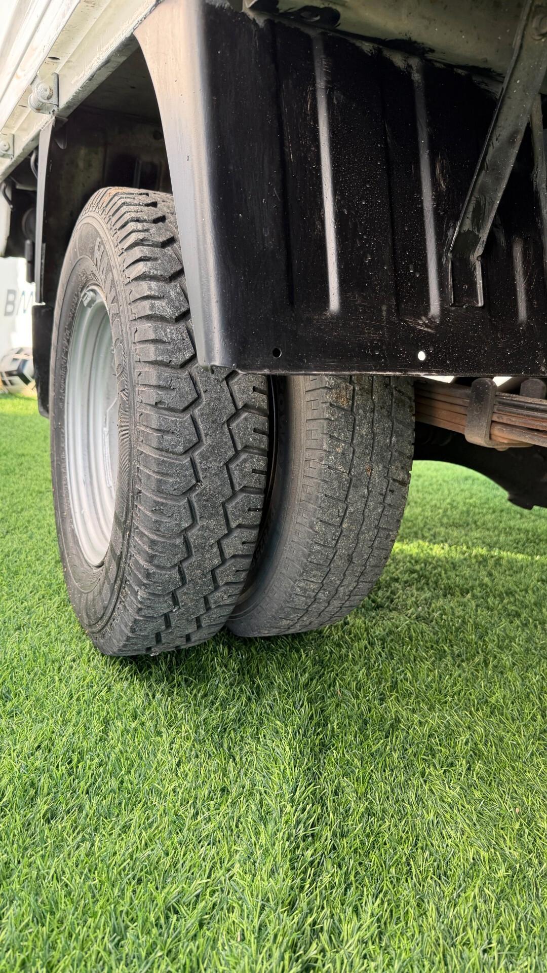 Hyundai H 100 2.5 diesel 80cv doppie ruote gemellate con tendone