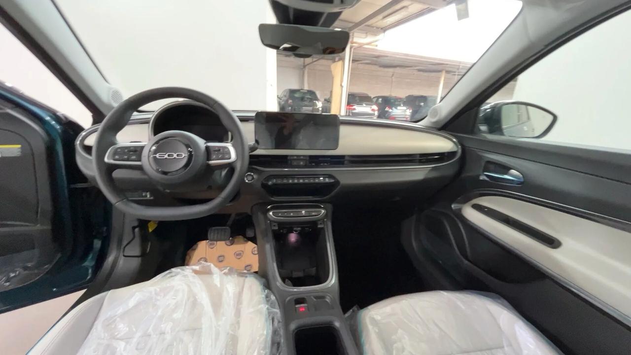 Fiat 600 Hybrid 100 CV DCT MHEV La Prima