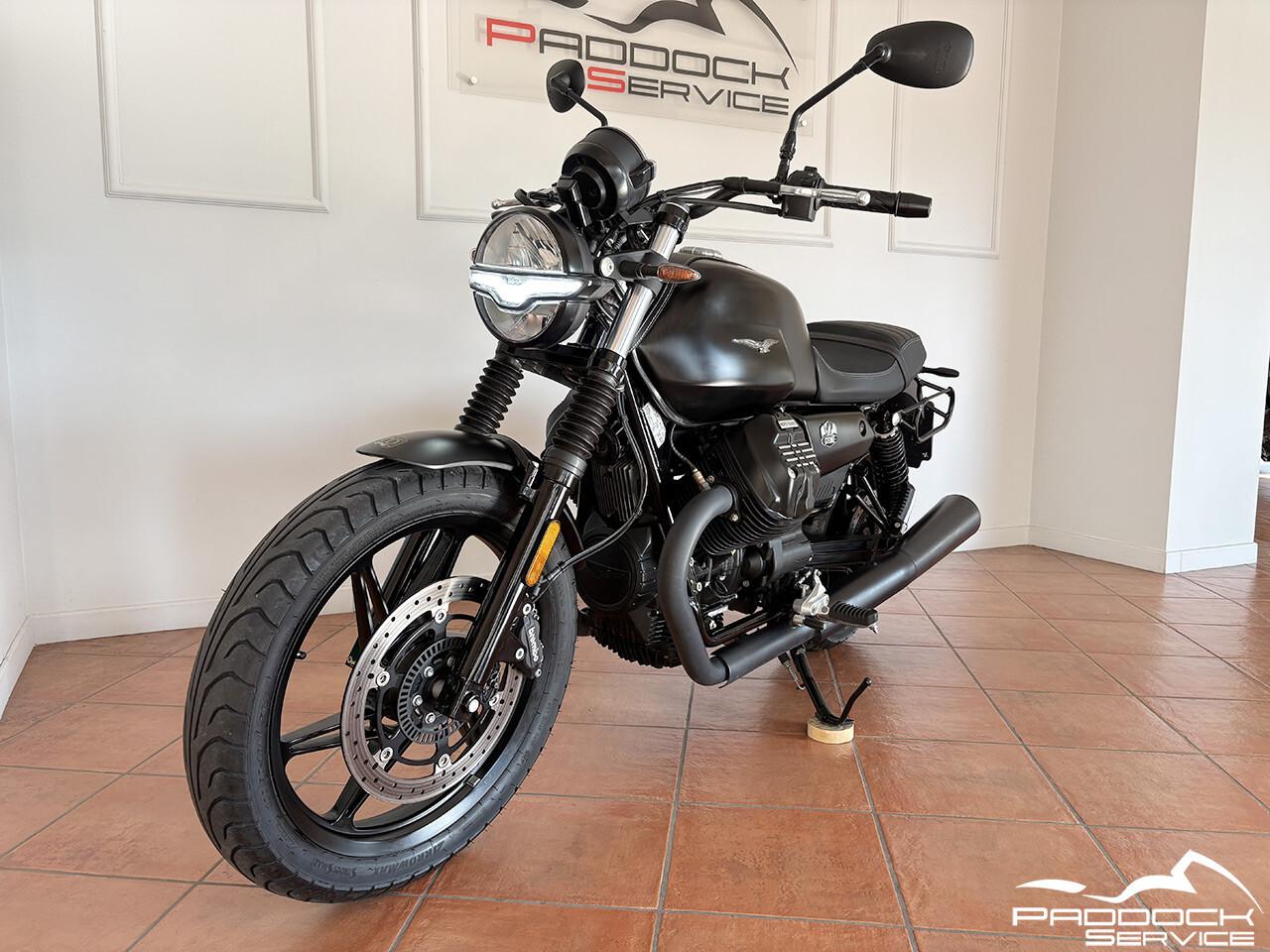 Moto Guzzi V7 IV Stone 2021 SOLO 7.818 km DA 107 EURO/MESE