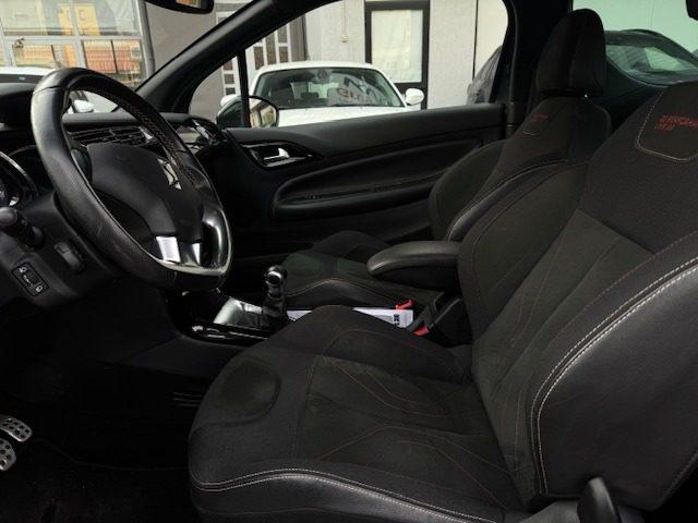 DS AUTOMOBILES DS 3 BlueHDi 100 Performance Line