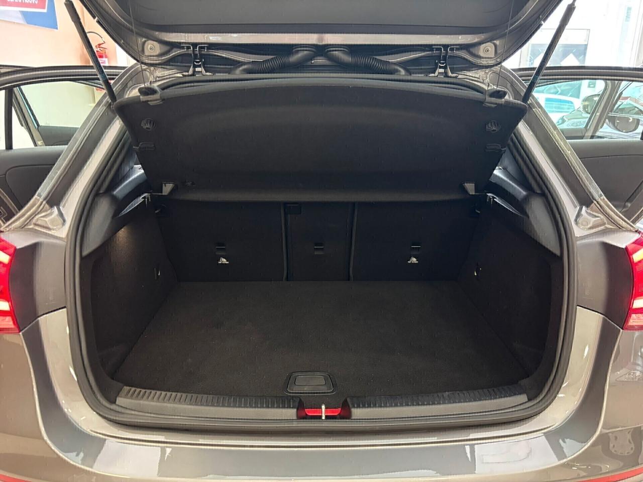 Mercedes A 250e Hybrid ** solo 82.000 km **