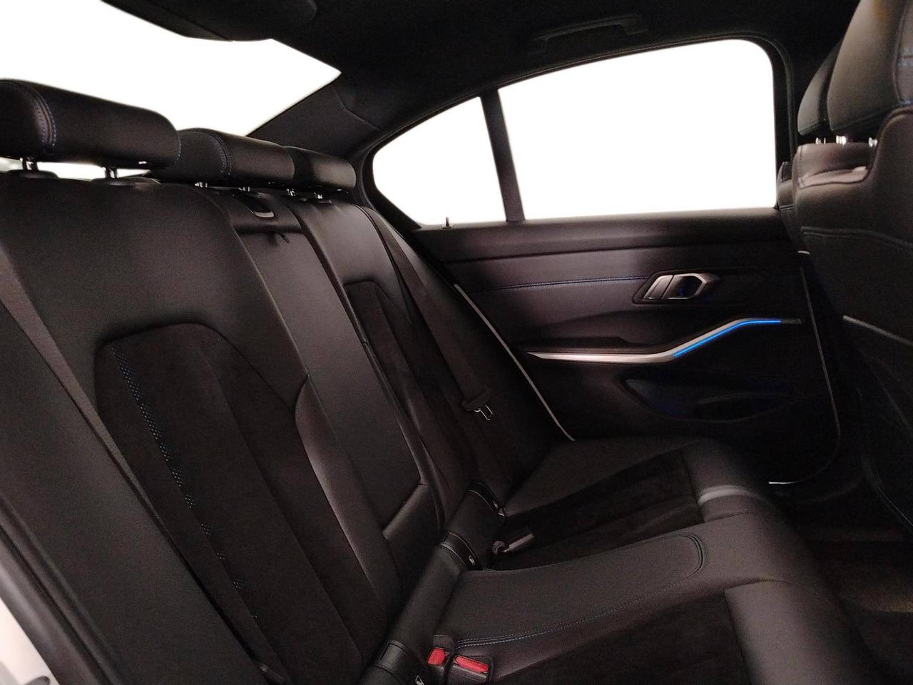 BMW Serie 3 318d Berlina MSport