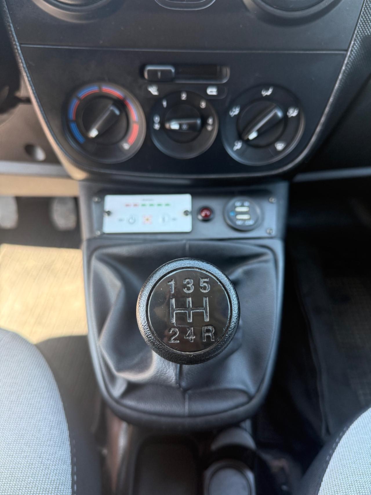 Fiat Fiorino 1.3 MJT 95CV Cargo Adventure Autocarro 2 Posti