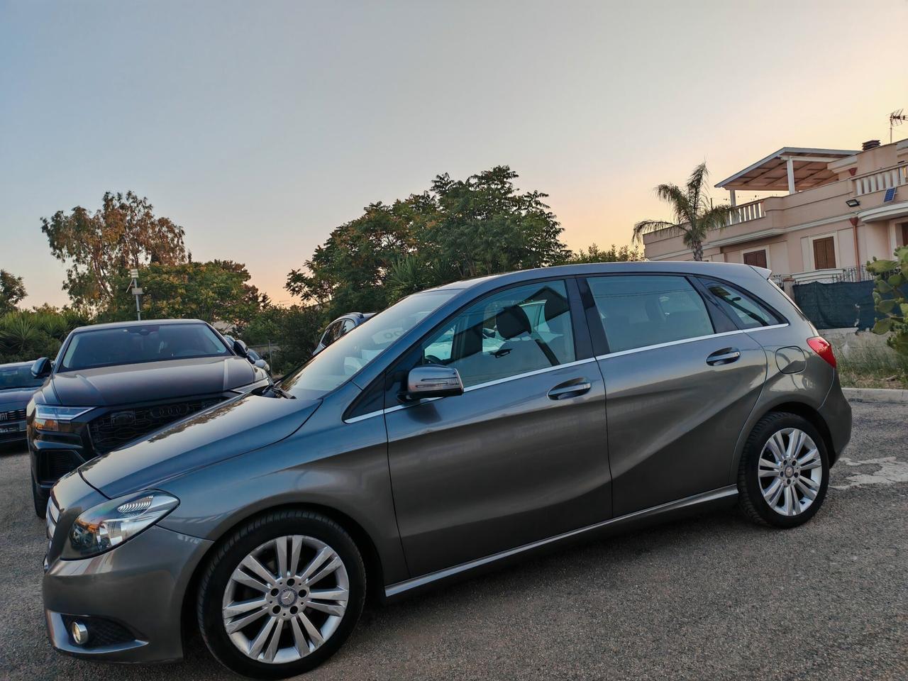 Mercedes benz classe B 180cdi fulll 2013