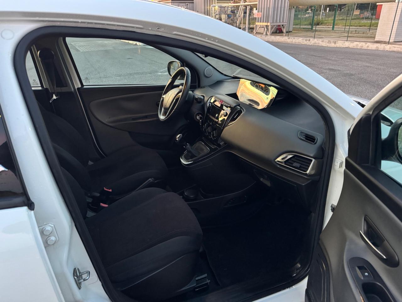 Lancia Ypsilon 1.3 MJT 16V 95 CV 5 porte S&S Mya