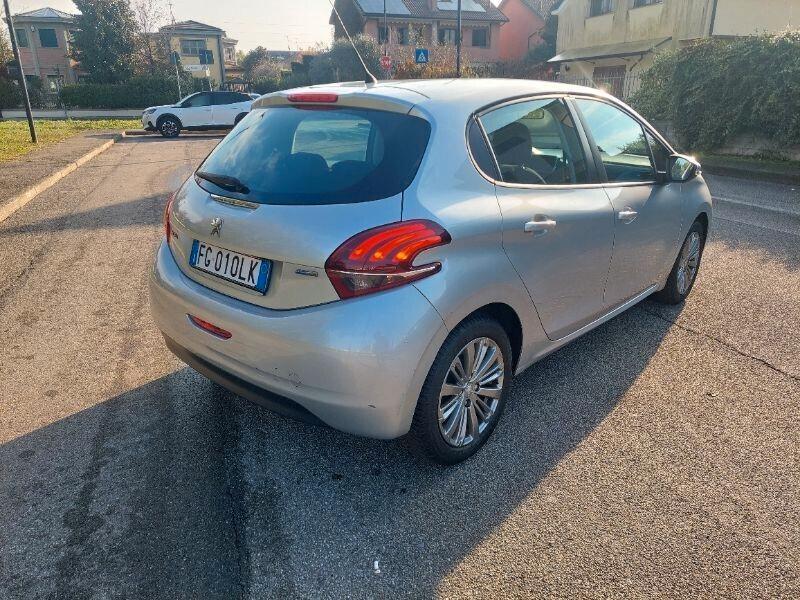 Peugeot 208 Euro 6B 1.2 Benzina 82cv 5 porte Allure OK Neopatentati