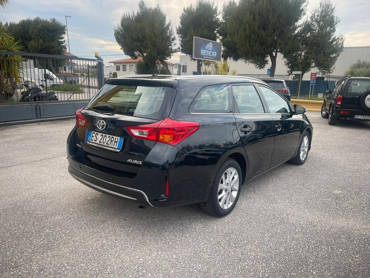 Toyota Auris 1.4 D-4D Lounge