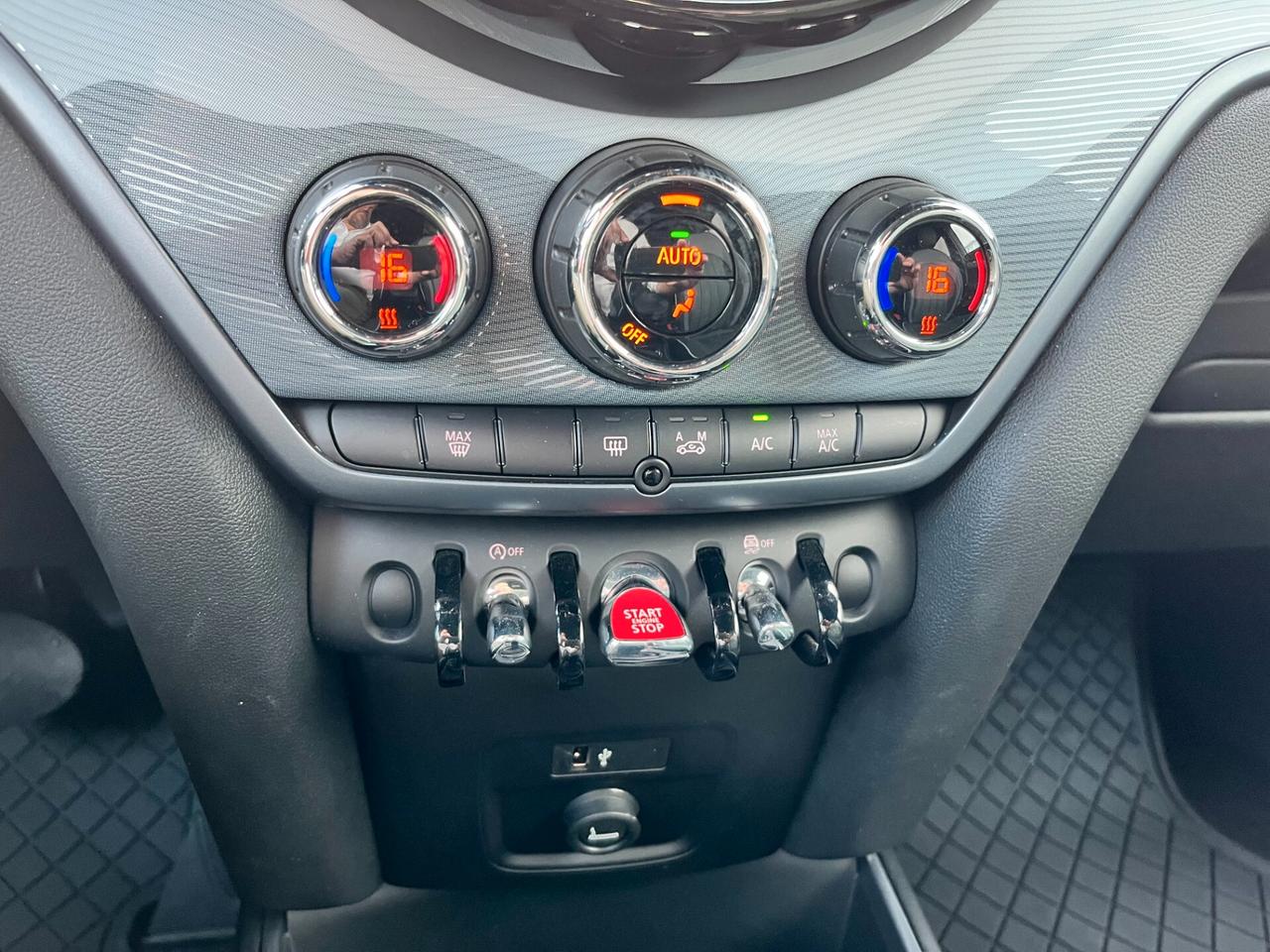 Mini Cooper Countryman 1.5 Untamed Edition