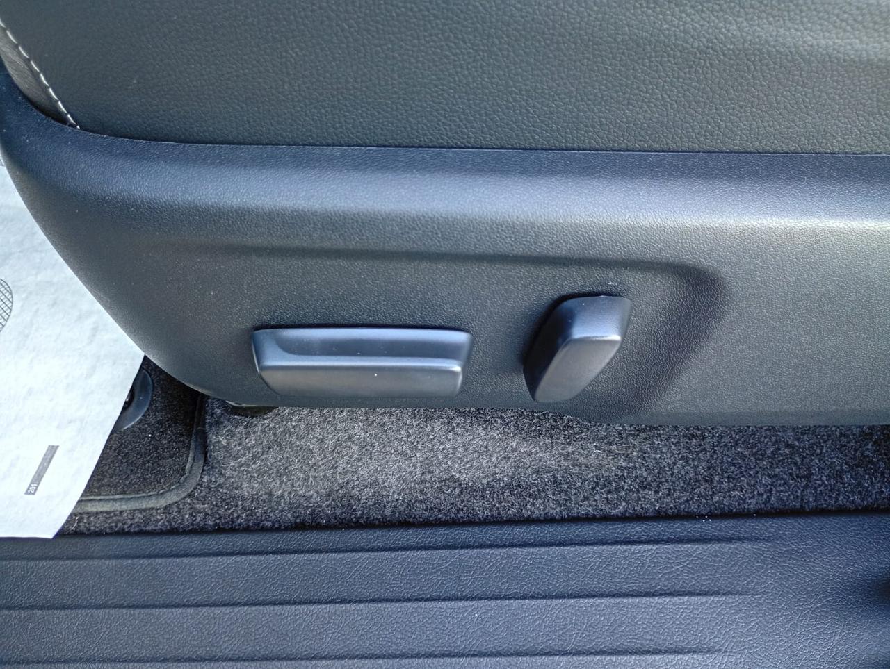 Toyota Hilux HYLUX 2.8 D4D 48W A/T 4WD double cab EXECUTIVE