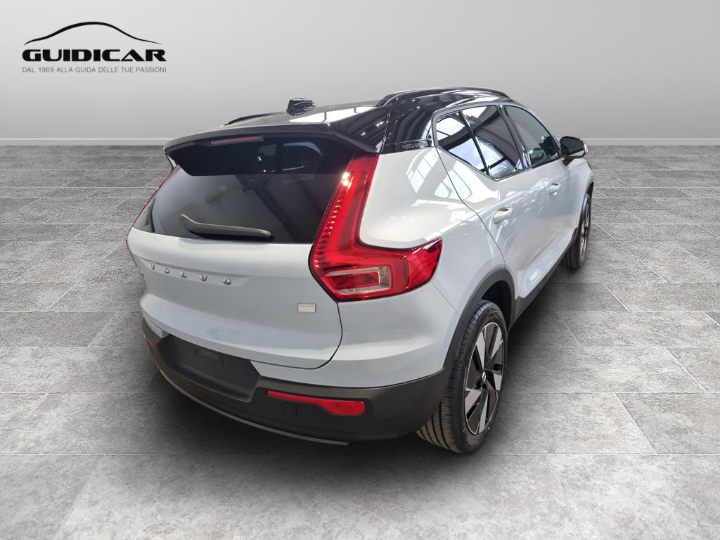 VOLVO XC40 Core Single Motor Extended Range