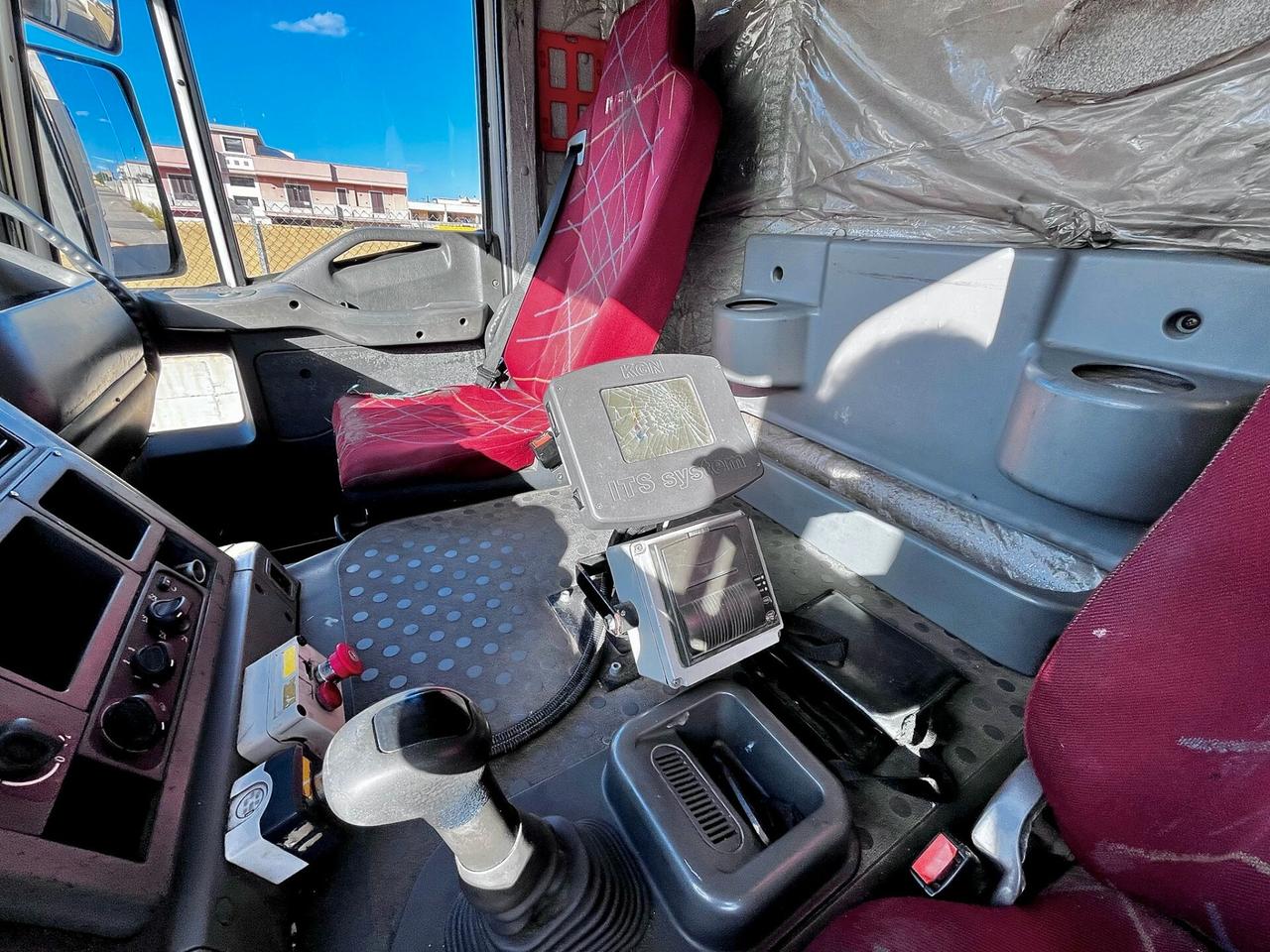 Iveco Stralis 310 3 assi compattatore 2004