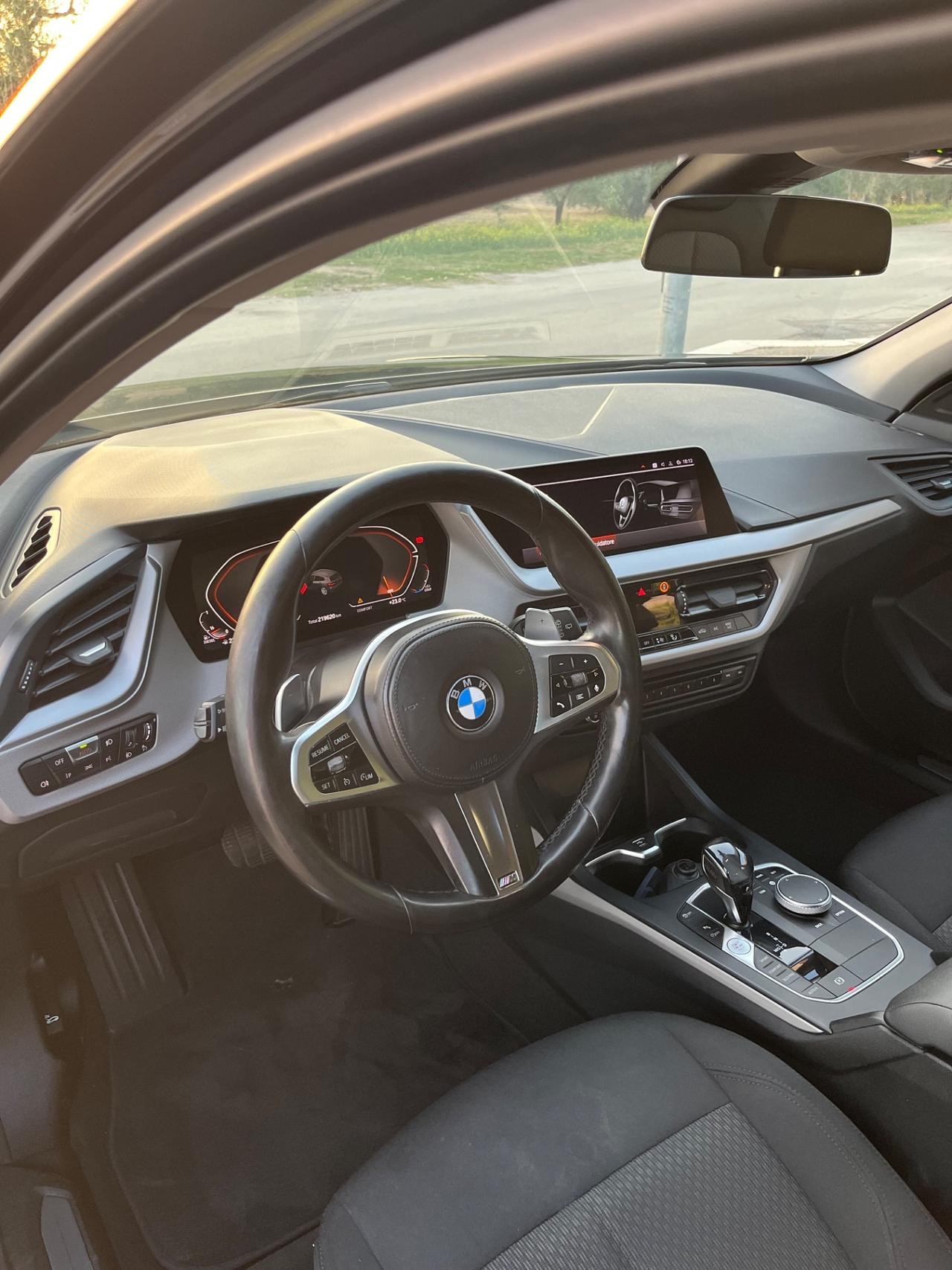 Bmw 118 118d 5p. Advantage