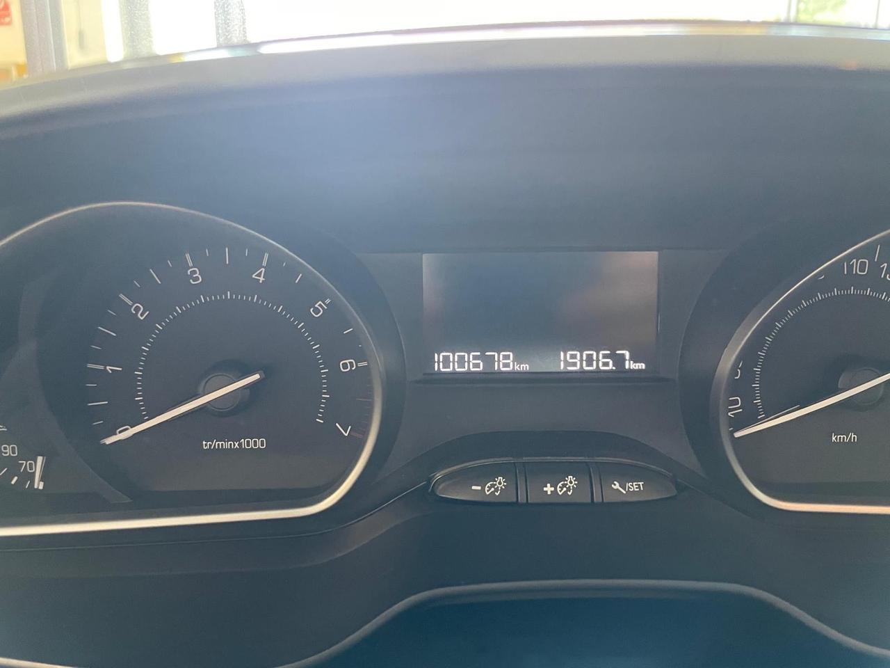 Peugeot 208 PureTech 82 5 porte Allure