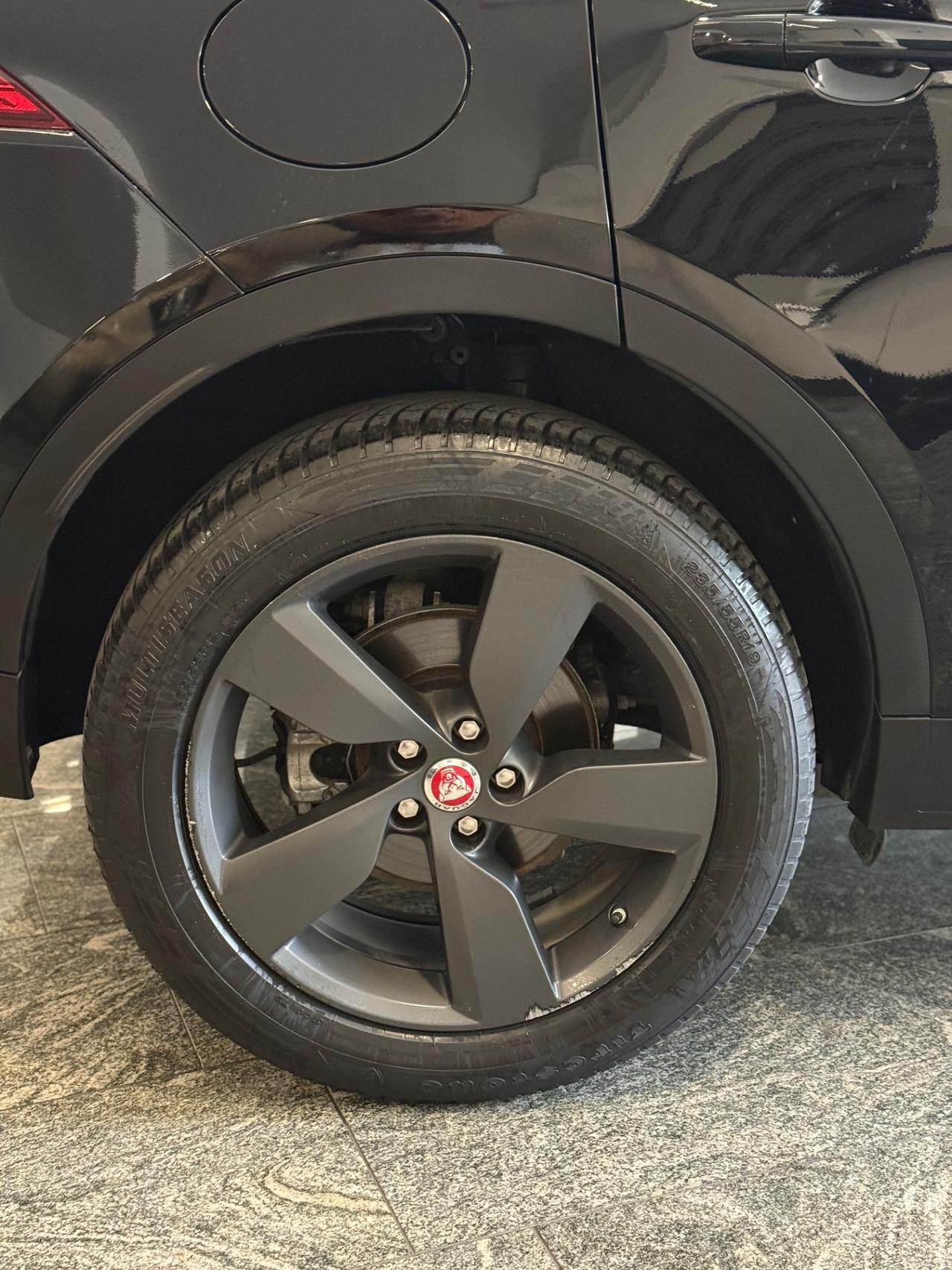 Jaguar E-Pace 2.0D 150 CV AWD aut. R-Dynamic SE