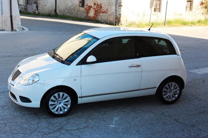 Lancia Ypsilon 1.3 MJT New Oro ESTETICA DA ESPOSIZIONE 5POSTI CLIMA CD USB AUX IN PNEUMATICI ALL SEASON