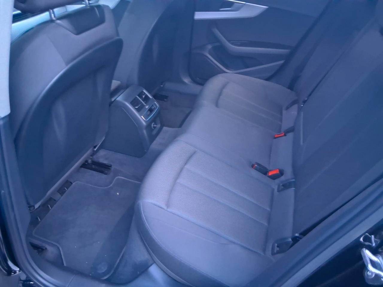 Audi A4 Avant 35 TDI S tronic Sport