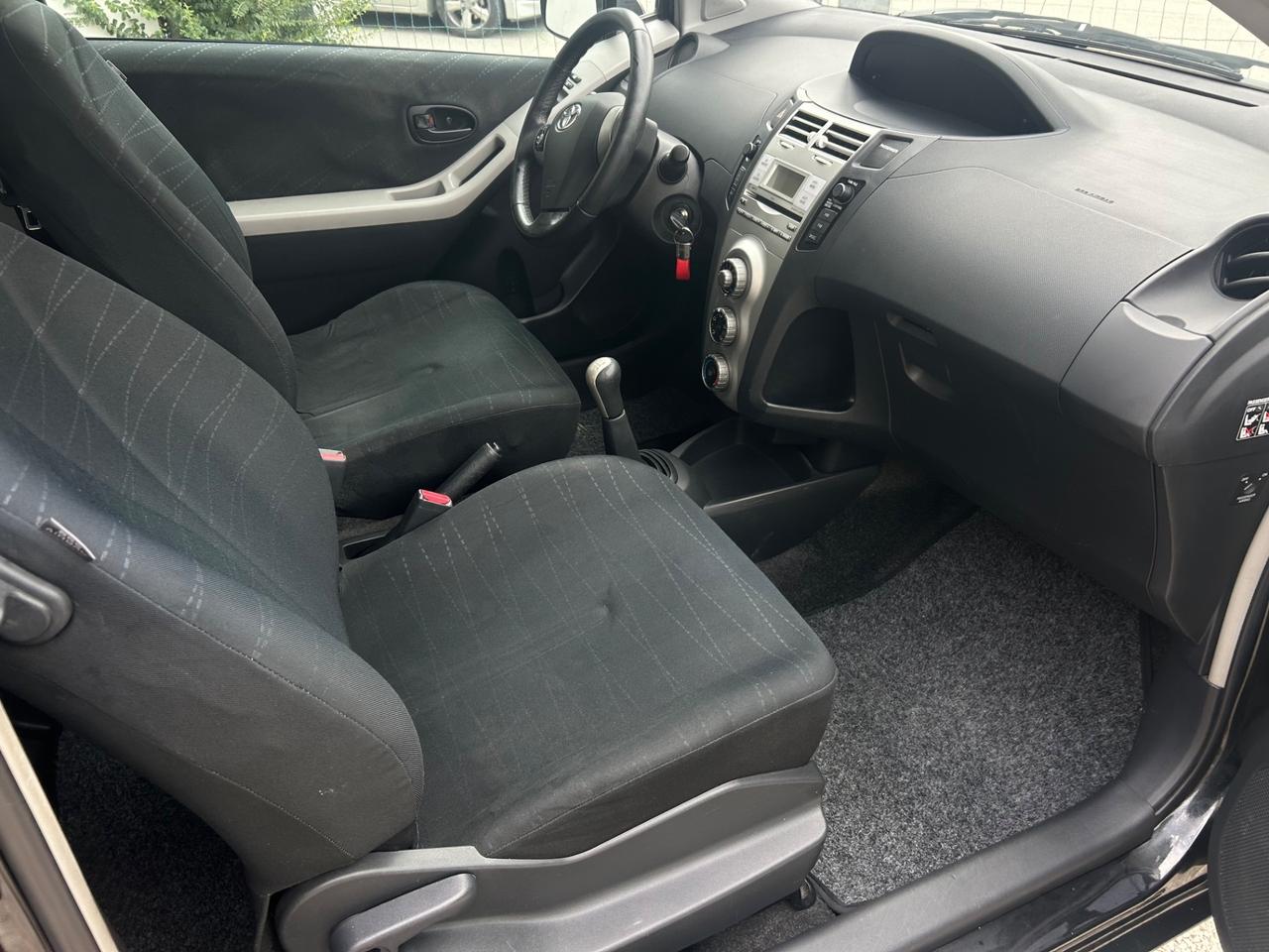 Toyota Yaris 1.0 3 porte Sol
