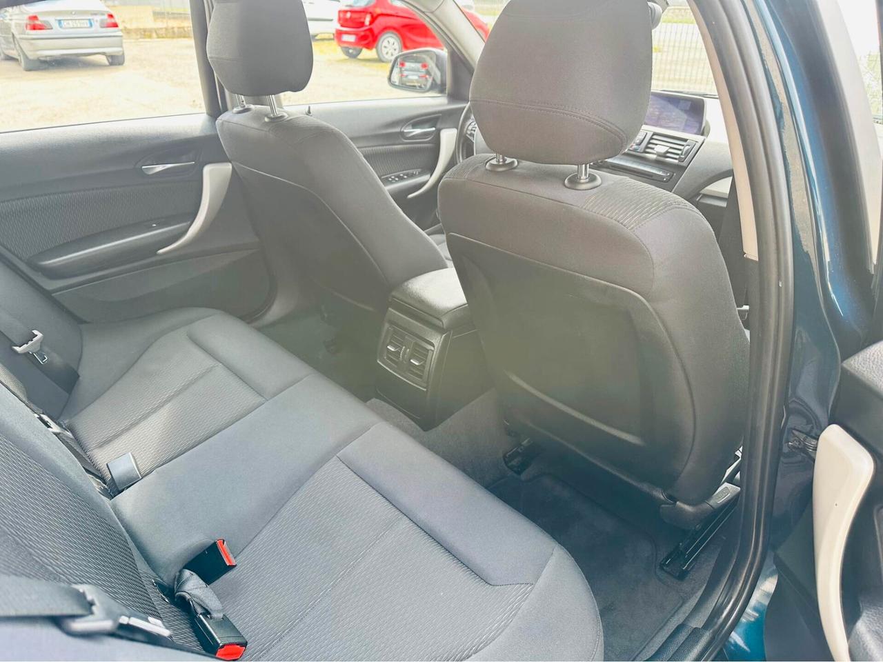 Bmw 118 118d 5p. Unique