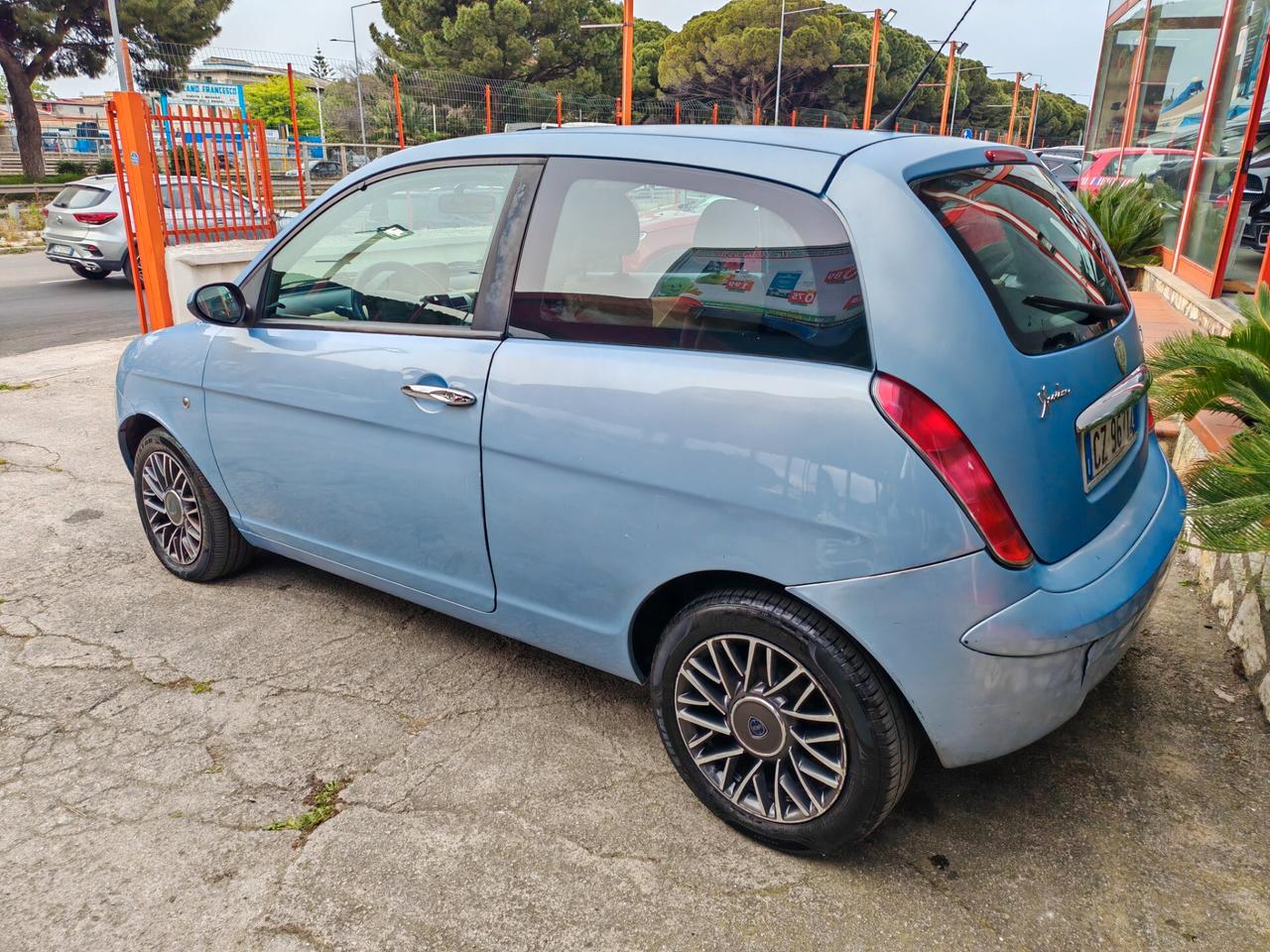Lancia Ypsilon 1.3 diesel 02/2006 cv70