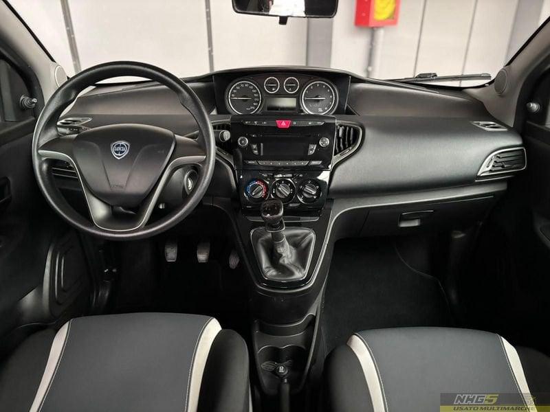 Lancia Ypsilon Ypsilon 1.2 69 CV 5 porte Silver