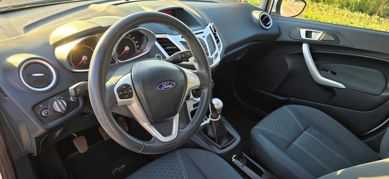Ford Fiesta 1.4 5 porte Bz.- GPL