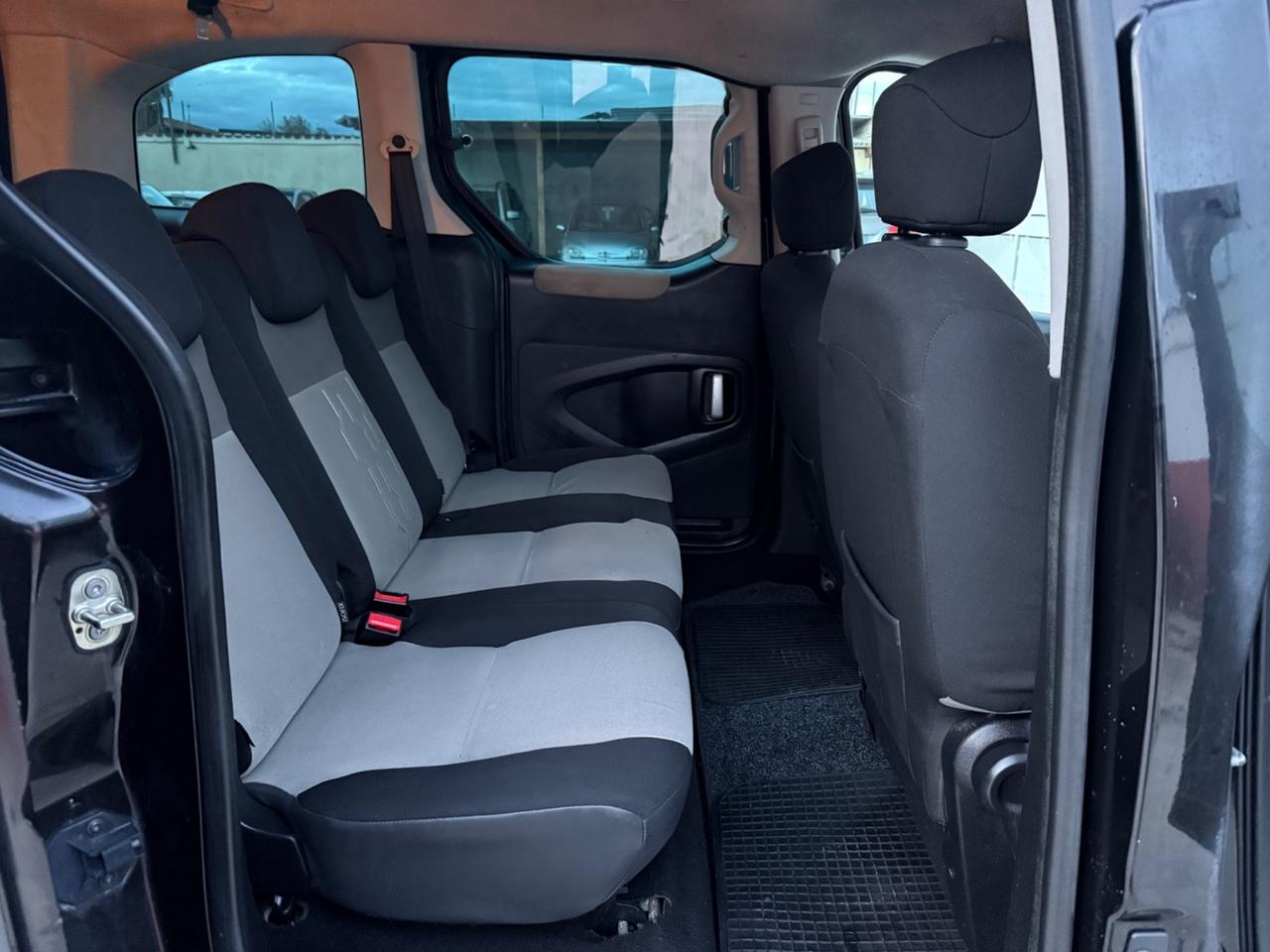 Peugeot Partner 1.6 HDi 92CV AUTOCARRO