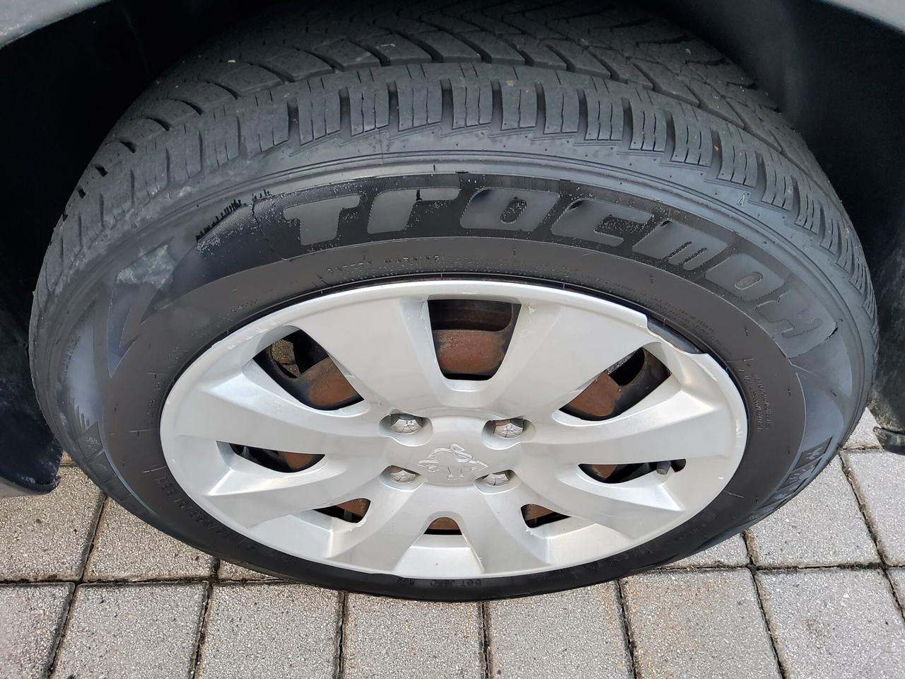 Peugeot 207 1.4 VTI GPL 95CV