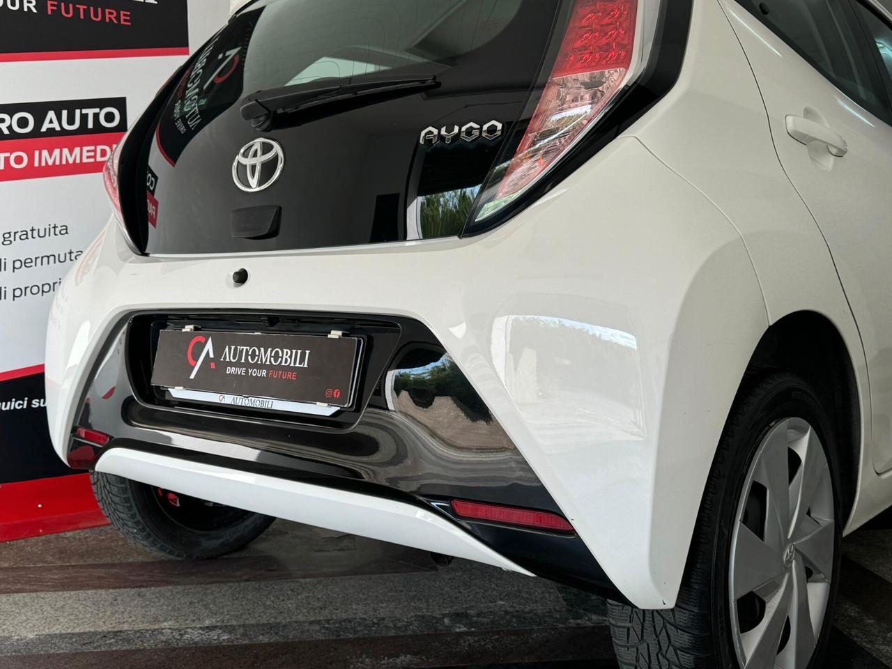 Toyota Aygo 1.0 VVT-i 69 CV 5 porte x-play