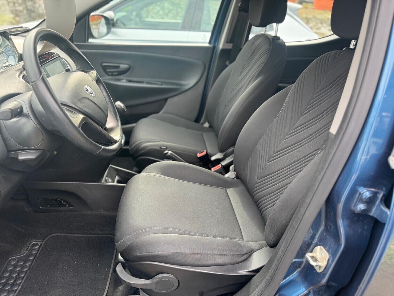 Lancia Ypsilon 1.0cc 70cv S&S Hybryd Gold