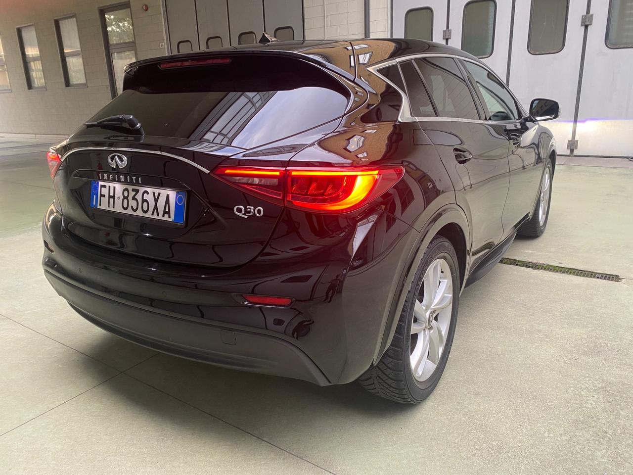 Infiniti Q30 1.5 diesel Premium Tech