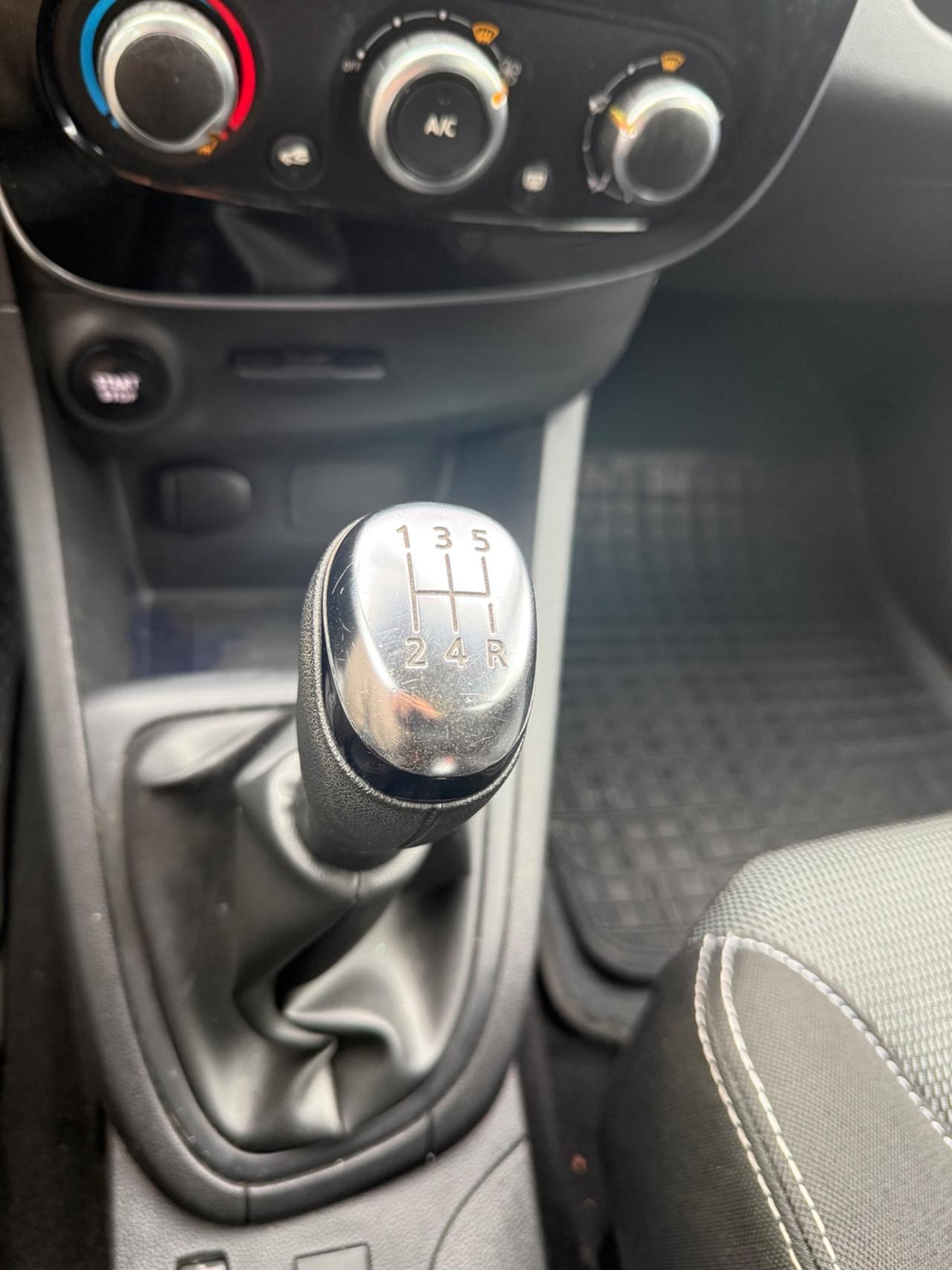 Renault Clio 1.2 75CV 5 porte Life