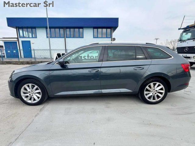 SKODA Superb Superb Wagon 2.0 tdi Executive 150cv dsg GE842CG
