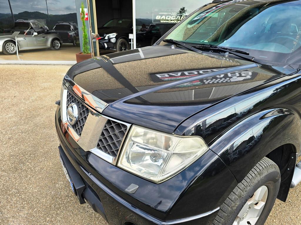 Nissan Navara 2.5 dCi 174CV "LE"