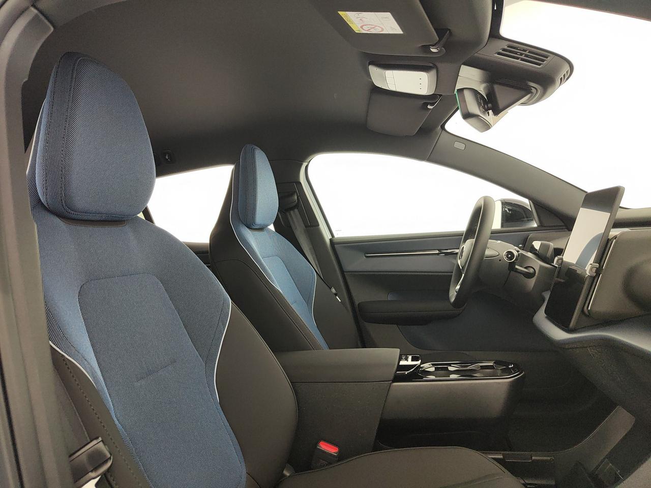 VOLVO EX30 Plus P5 Long Range Electric
