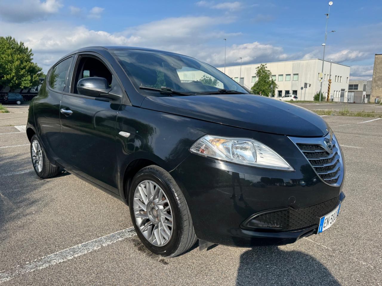 Lancia Ypsilon Neopatentati, cinghie nuove