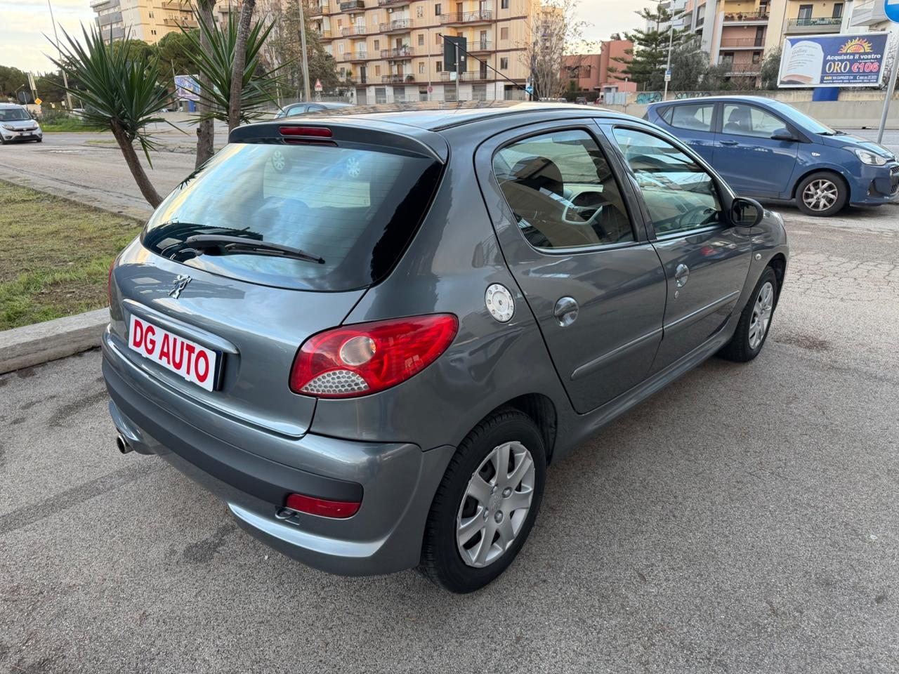 Peugeot 206 1.1 benzina 60 cv 2011 80.000 km