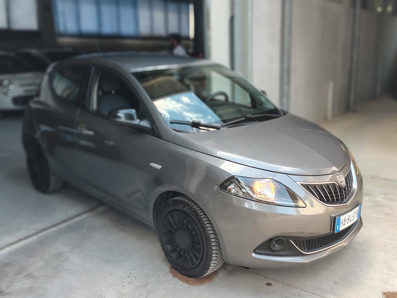 Lancia Ypsilon Hybrid AL PREZZO DEL BENZINA!!!